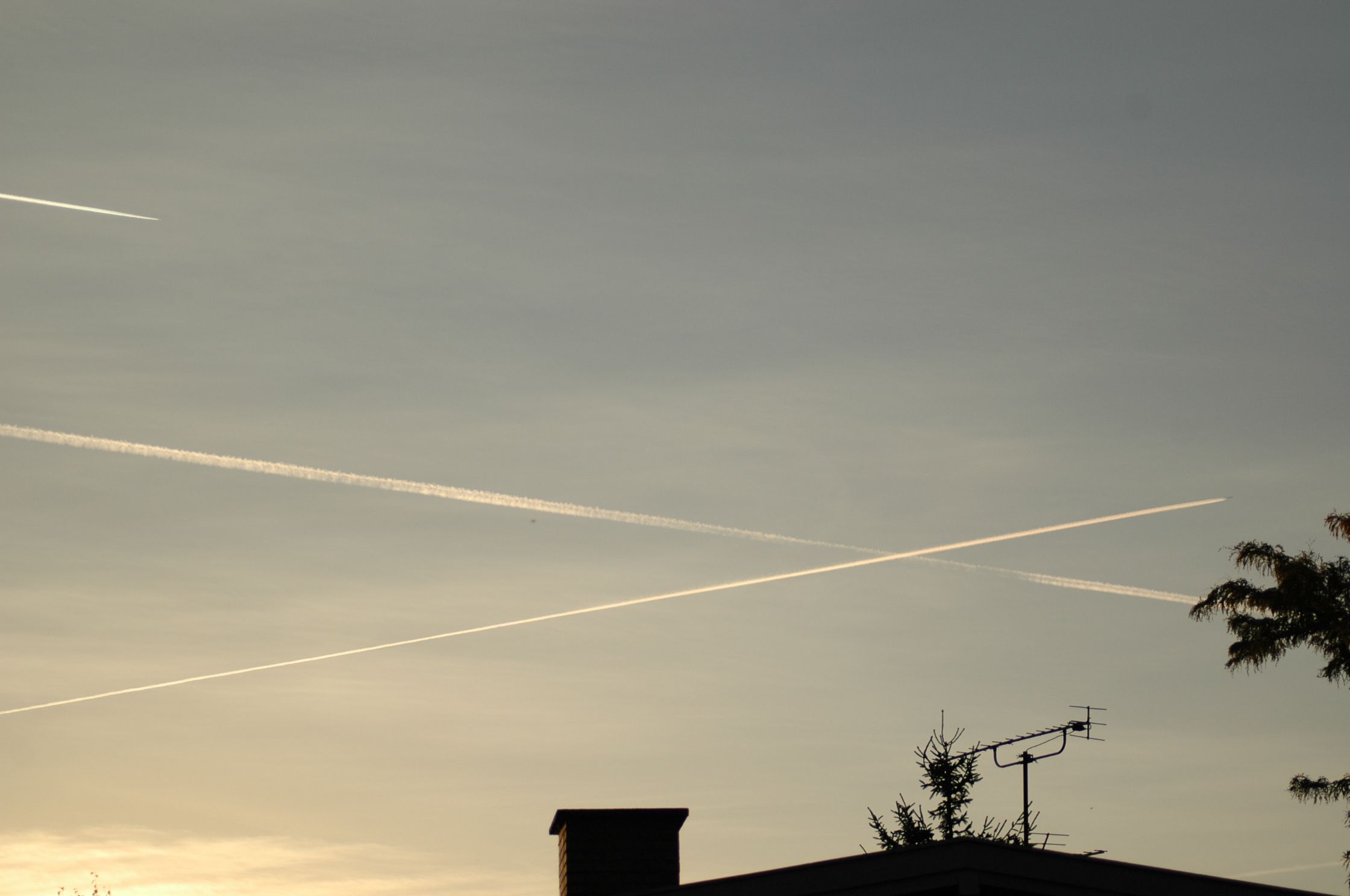 chemtrails_danmark_cph_18_10_2008_08-36.jpg chemtrails_danmark_cph_18_10_2008_08-36.jpg