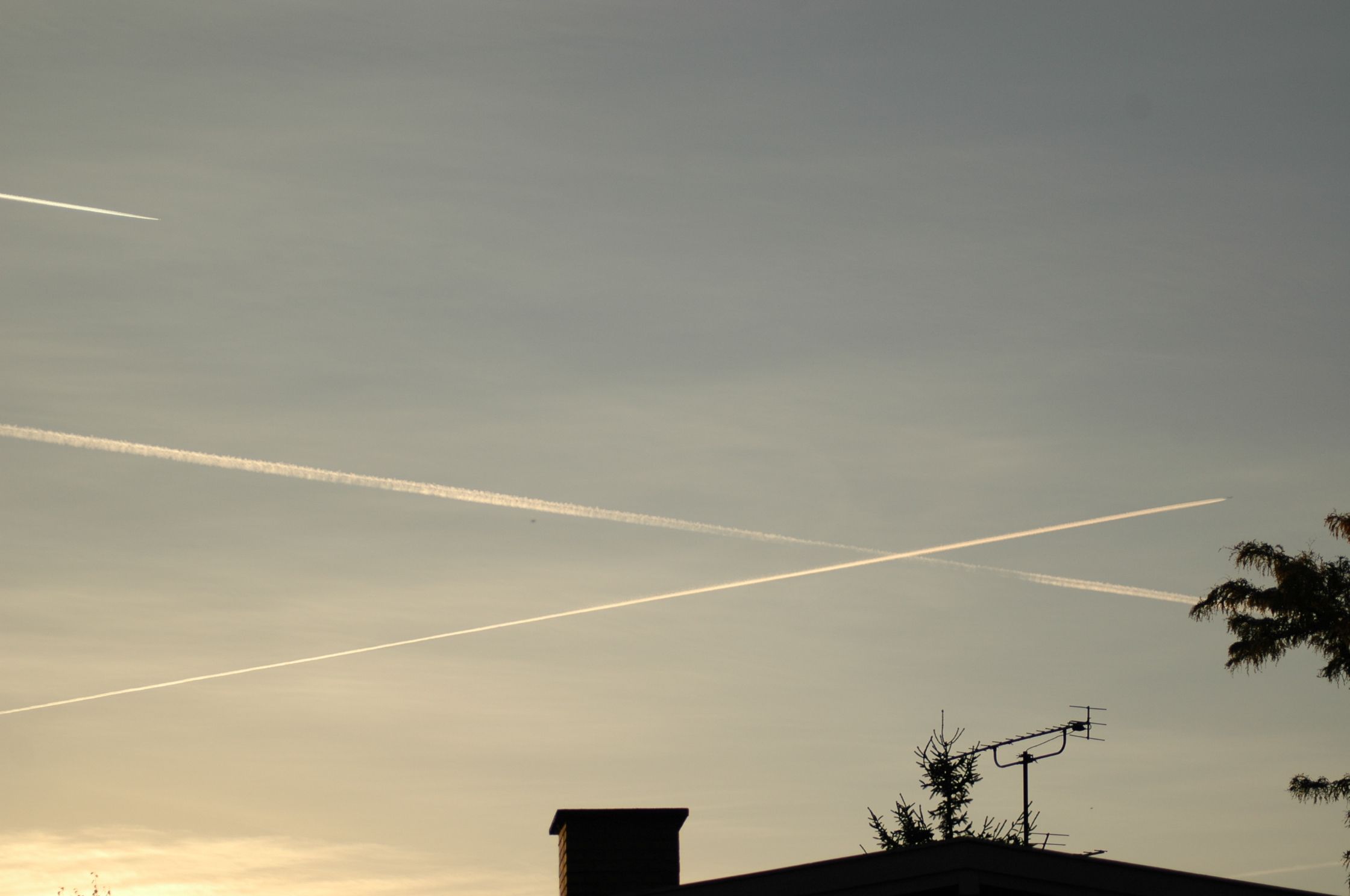 chemtrails_danmark_cph_18_10_2008_08-36.jpg