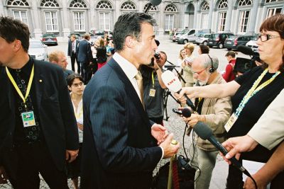 eldr_anders_fogh_rasmussen_og_mette_fugl_fra_dr_f1010001.jpg eldr_anders_fogh_rasmussen_og_mette_fugl_fra_dr_f1010001.jpg